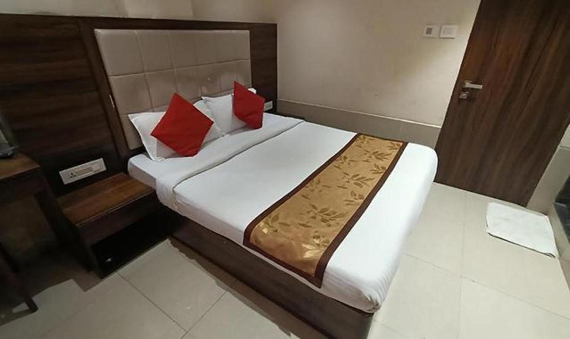 Fabhotel Regal Inn Mumbai Ngoại thất bức ảnh