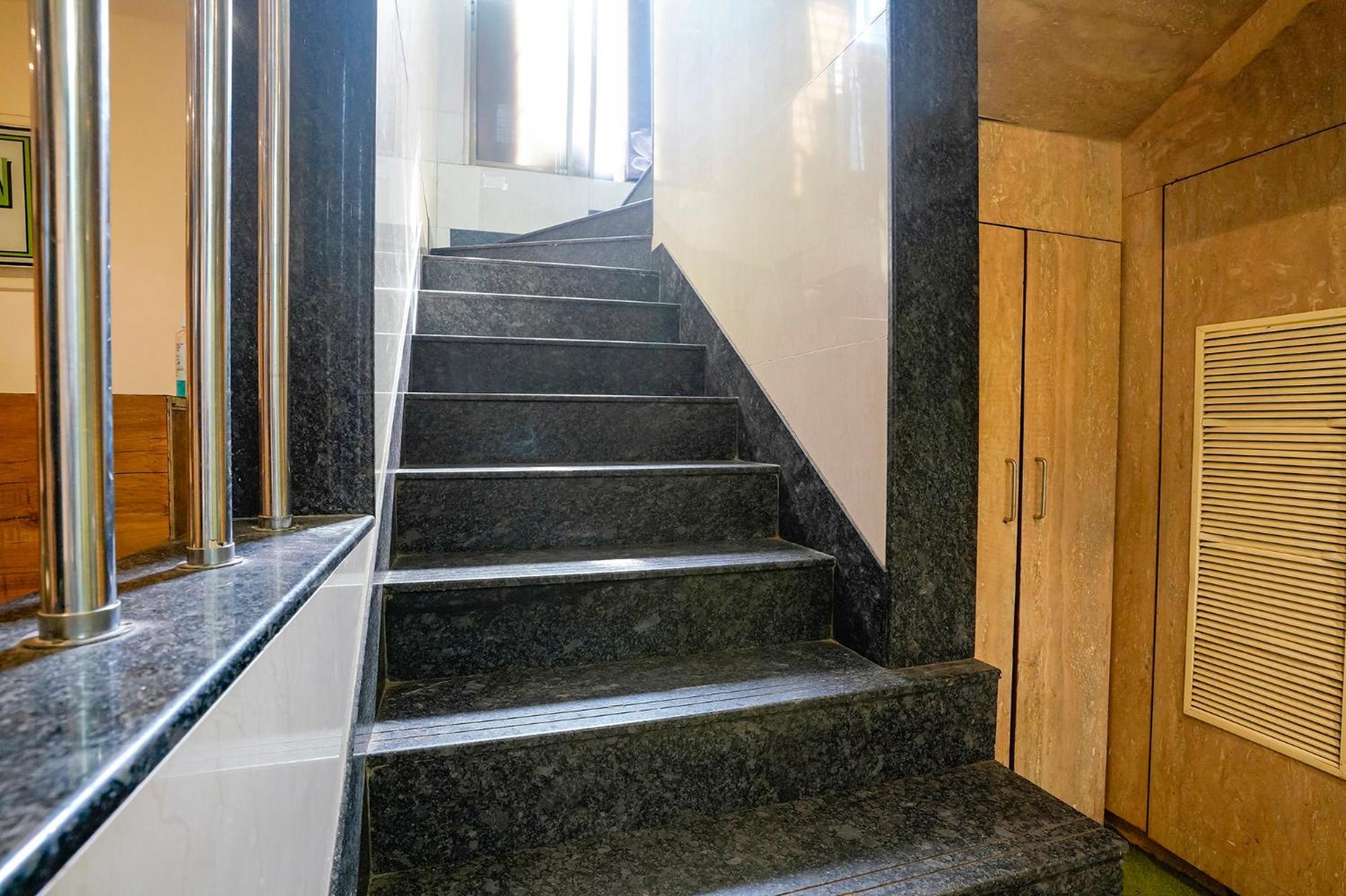 Fabhotel Regal Inn Mumbai Ngoại thất bức ảnh